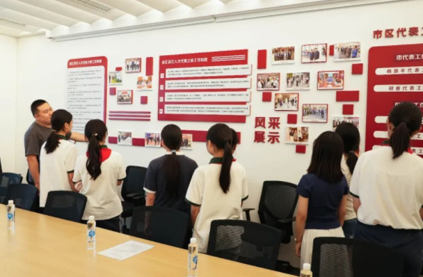 家校社心思干涉机制以减轻学生突发心思危机带来的损害和损失 家校社心思干涉机制以减轻学生突发心思危机带来的损害和损失