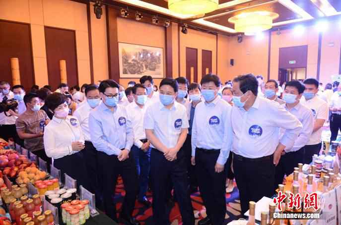 运城市与拼多多合作 14位市县长接力直播力推运城农产品