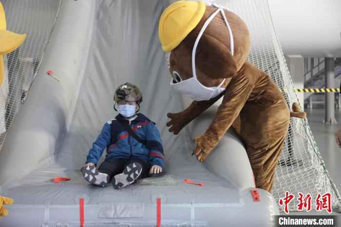  北京首次开展“云上学安全”活动 培养中小学生应急能力